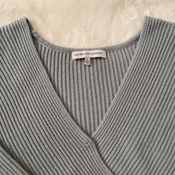 Cupcakes & Cashmere Gray Wrap Sweater Size L - Picture 13 of 13